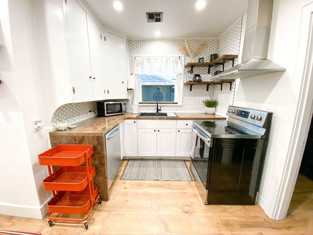 Modern House, Walk To Historic Downtown!