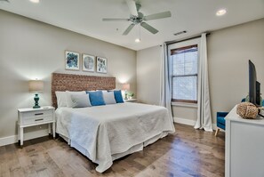 4 slaapkamers, een strijkplank/strijkijzer, reisbedje, wifi