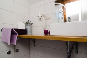 Hair dryer, towels - Lavender Garden Apartments - Comfort Studio Apartment with Side Sea View (Second Floor) (Dubrovnik)