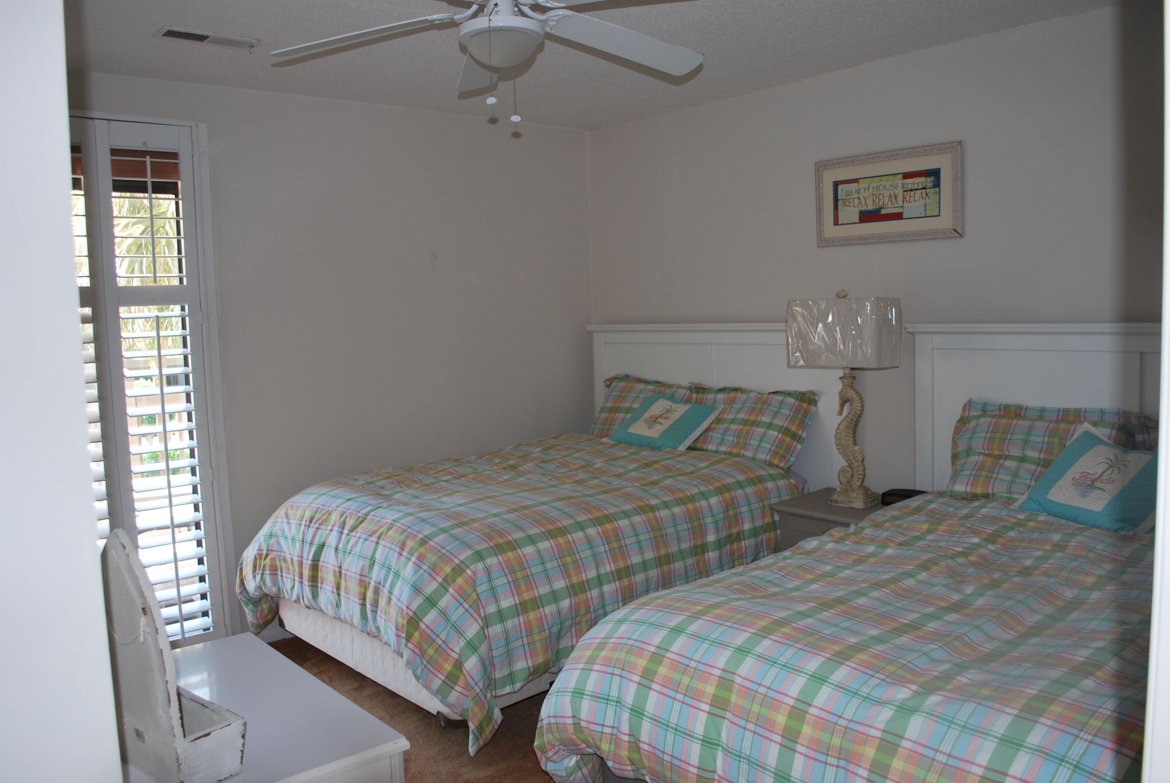 Fabulous Location, Quiet End Unit, Walk To The Beach,Apache Pier & Fishing Lake 