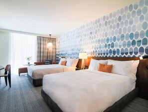 Pillow-top beds, in-room safe, desk, laptop workspace - The Ameswell Hotel (Mountain View)