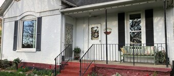 Beautiful Home Close to Lagoon King Bed Fast Wi-Fi