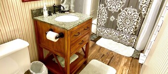 Beautiful Home Close to Lagoon King Bed Fast Wi-Fi