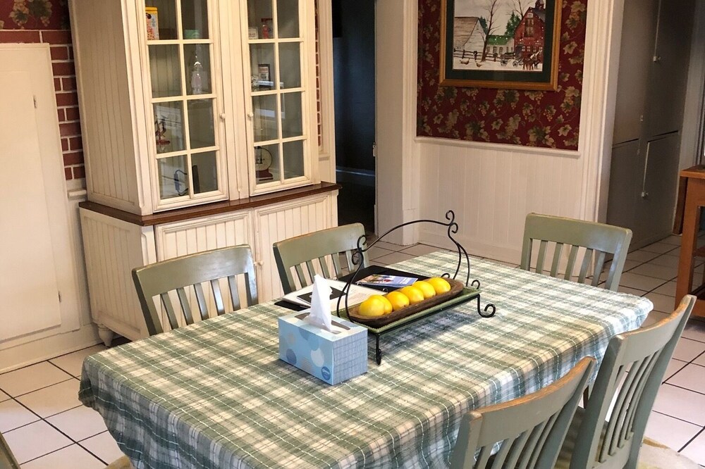 Beautiful Home Close to Lagoon King Bed Fast Wi-Fi