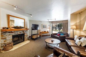 Smart TV, fireplace, DVD player