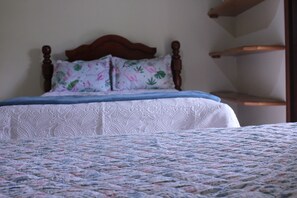 4 bedrooms, iron/ironing board, free WiFi, wheelchair access