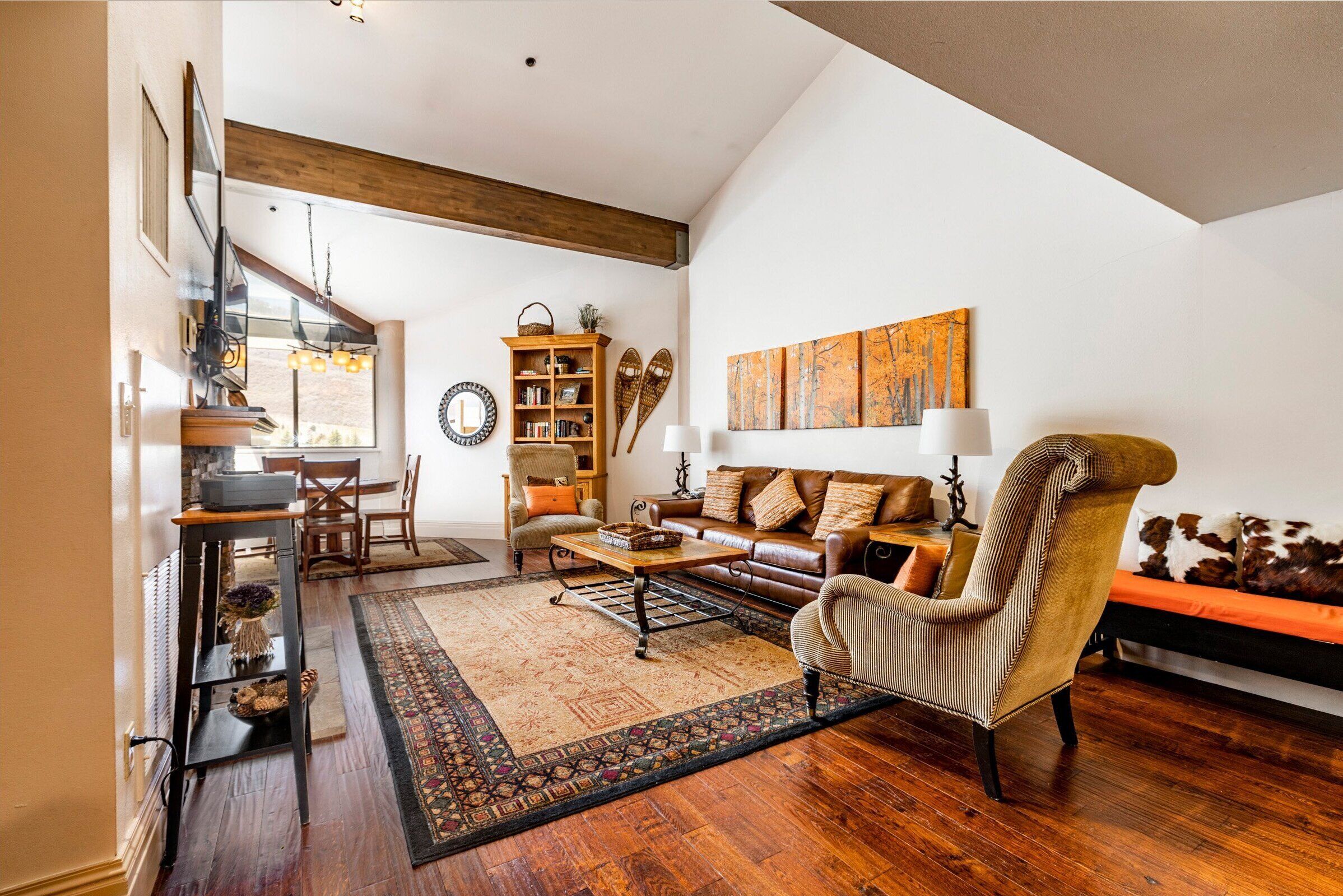 Smart TV, fireplace, DVD player