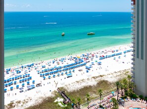 On the beach - 1922 Pool & Beach views, w/2 parking passes, lagoon-style pool & indoor pool (Panama City Beach)