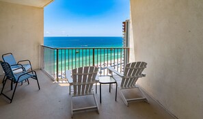 Property grounds - 1922 Pool & Beach views, w/2 parking passes, lagoon-style pool & indoor pool (Panama City Beach)