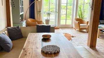 Böcker och ett musikbibliotek