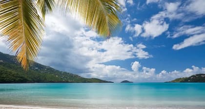 A Large, Modern Villa With Infinity Pool, Spa & Expansive Outdoor Living Space.