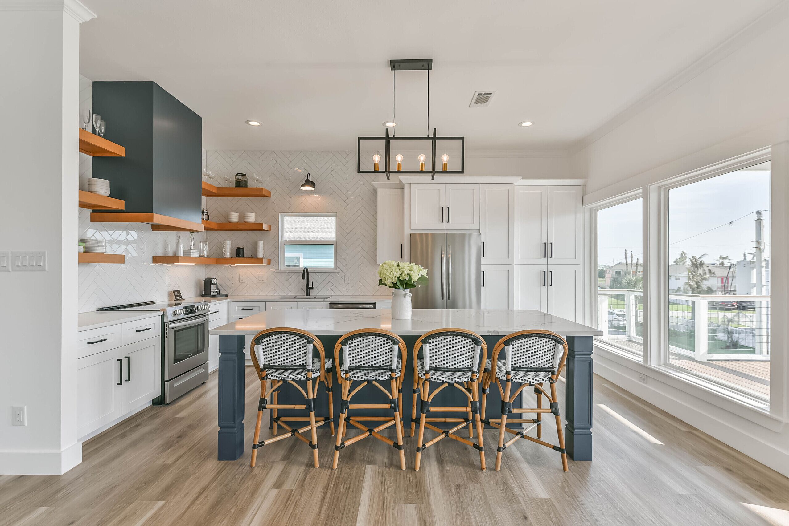 Luxury Beach House: NEW BUILD 2021!  Stunning Bay and Gulf Views. 