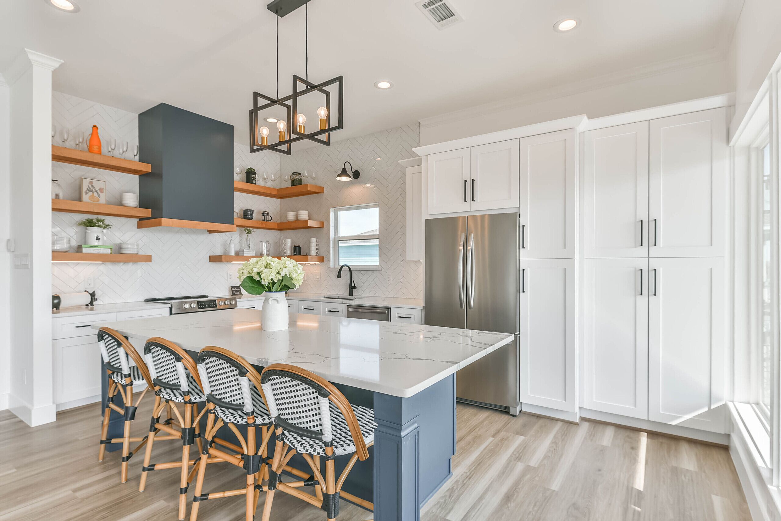 Luxury Beach House: NEW BUILD 2021!  Stunning Bay and Gulf Views. 