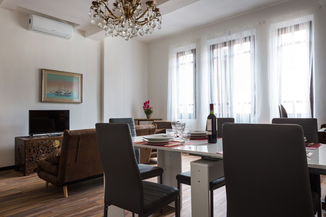 Parco Ducale Elegant Apartment con Balcone x5