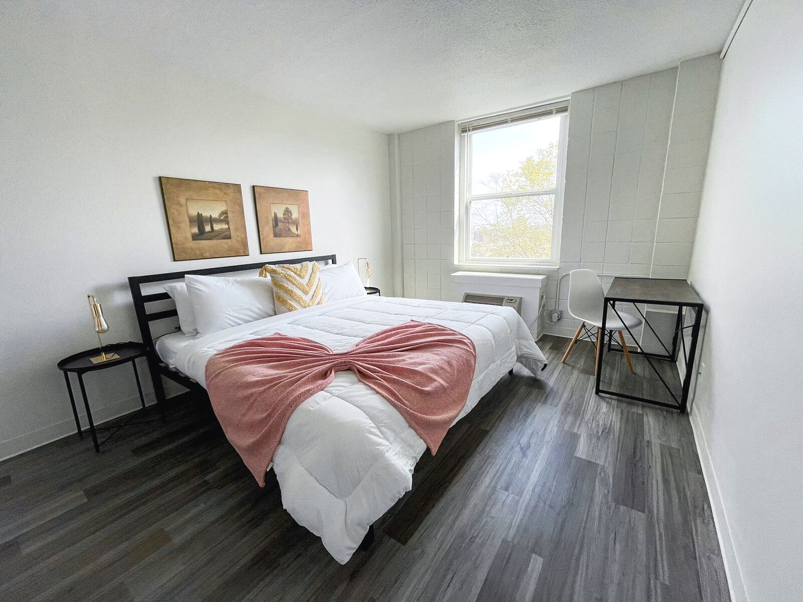 ★ Stunning 1BD/1BA + Gym - Downtown Cincinnati ★