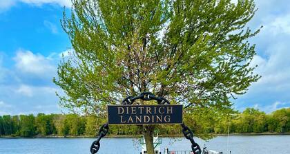 Get away to the Mississippi River View-2 Bedroom-2 Full Bathrooms