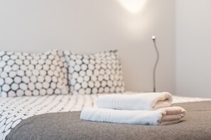 2 bedrooms, Internet, bed sheets