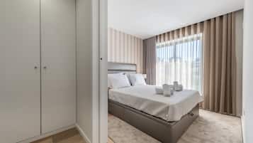 Desk, iron/ironing board, internet, bed sheets