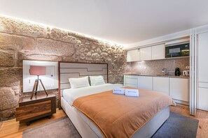 Internet, bed sheets - GuestReady - The New Yellow Ledbetter (Porto)