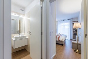 2 bedrooms, Internet, bed sheets