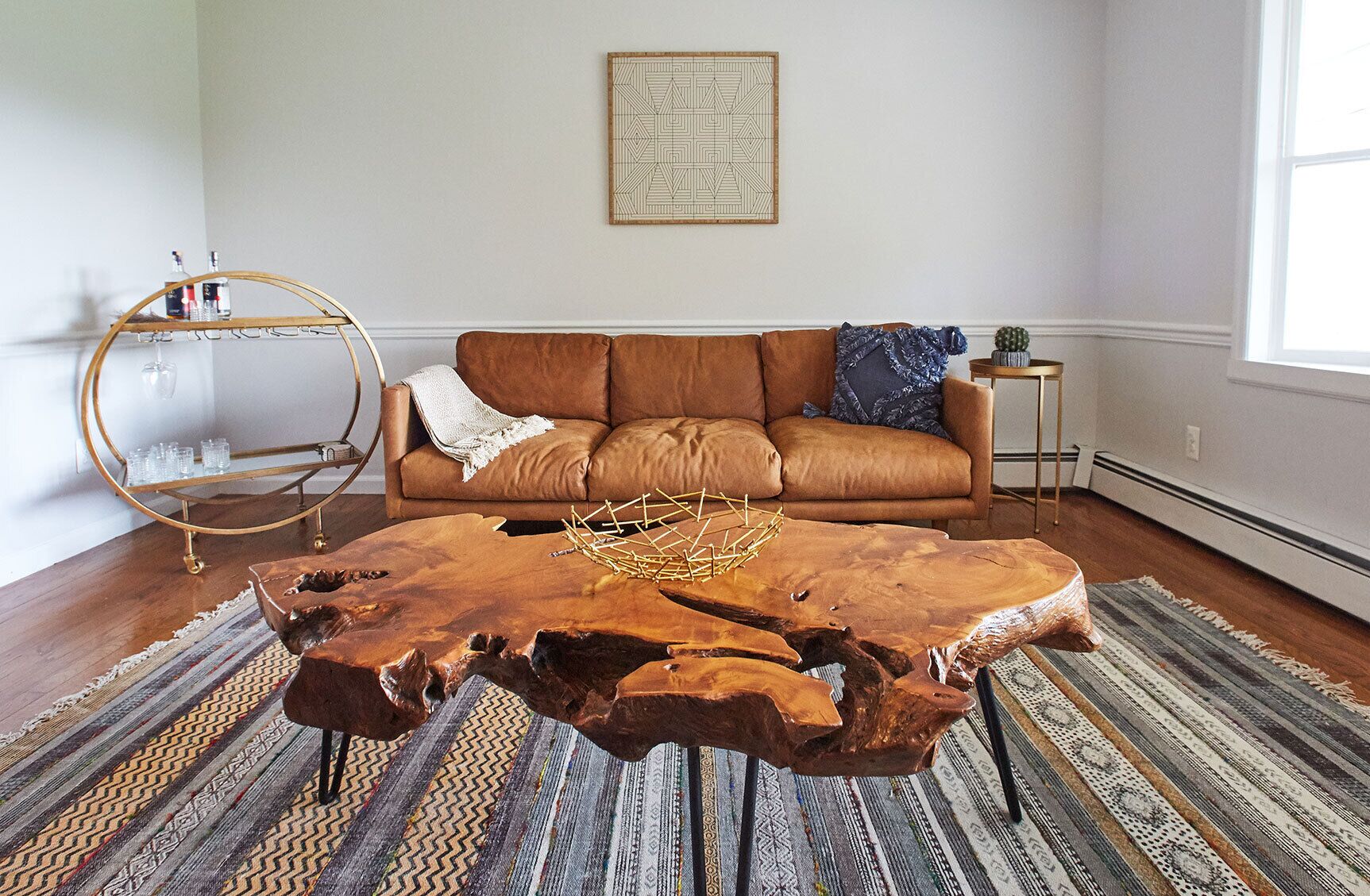 TV connectée, cheminée, jeux vidéo, table de tennis de table