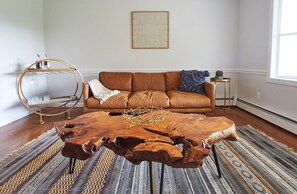 Smart TV, fireplace, video games, ping pong