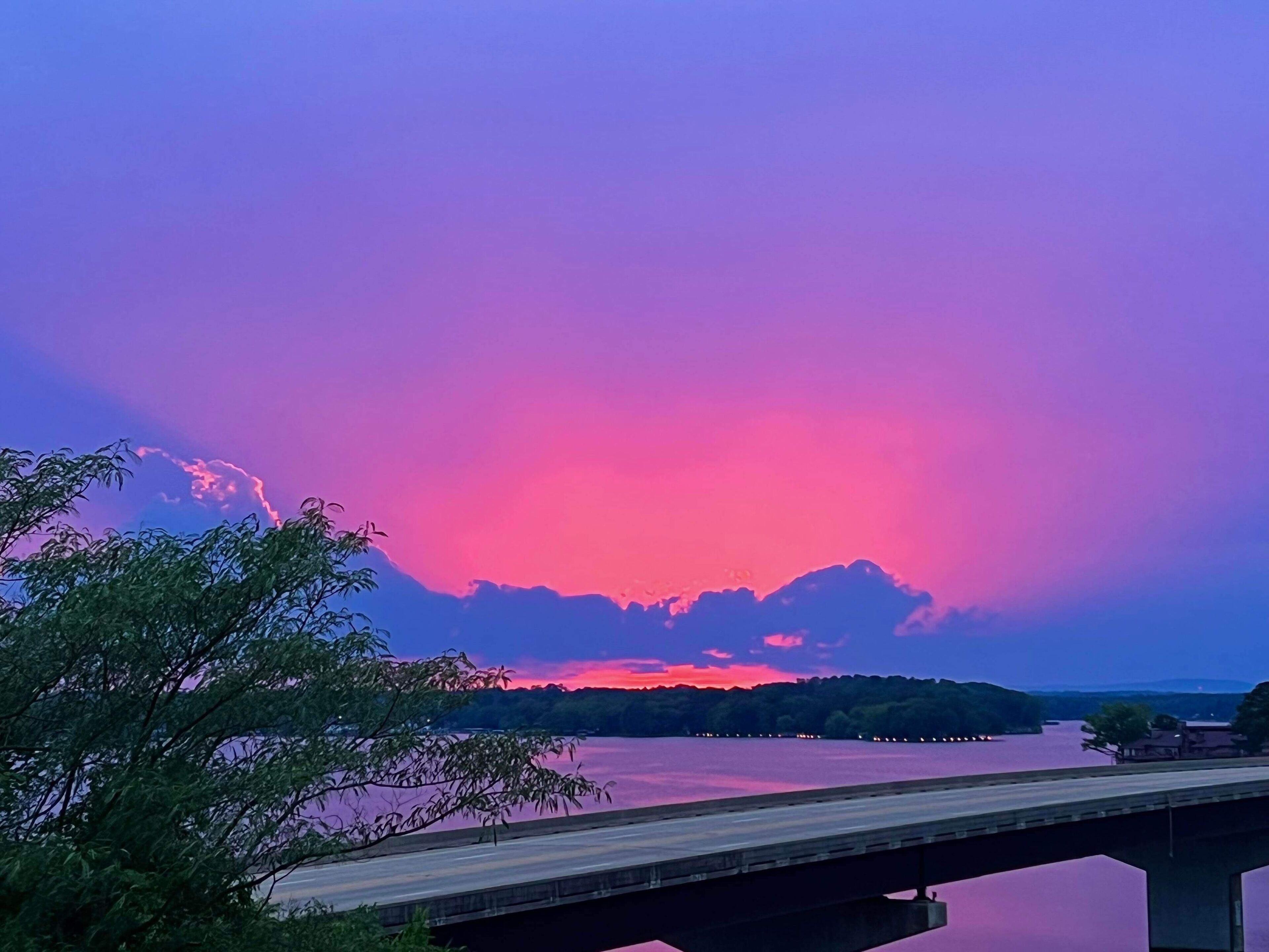 Condo Conveniently Located on Lake Hamilton in Hot Springs 