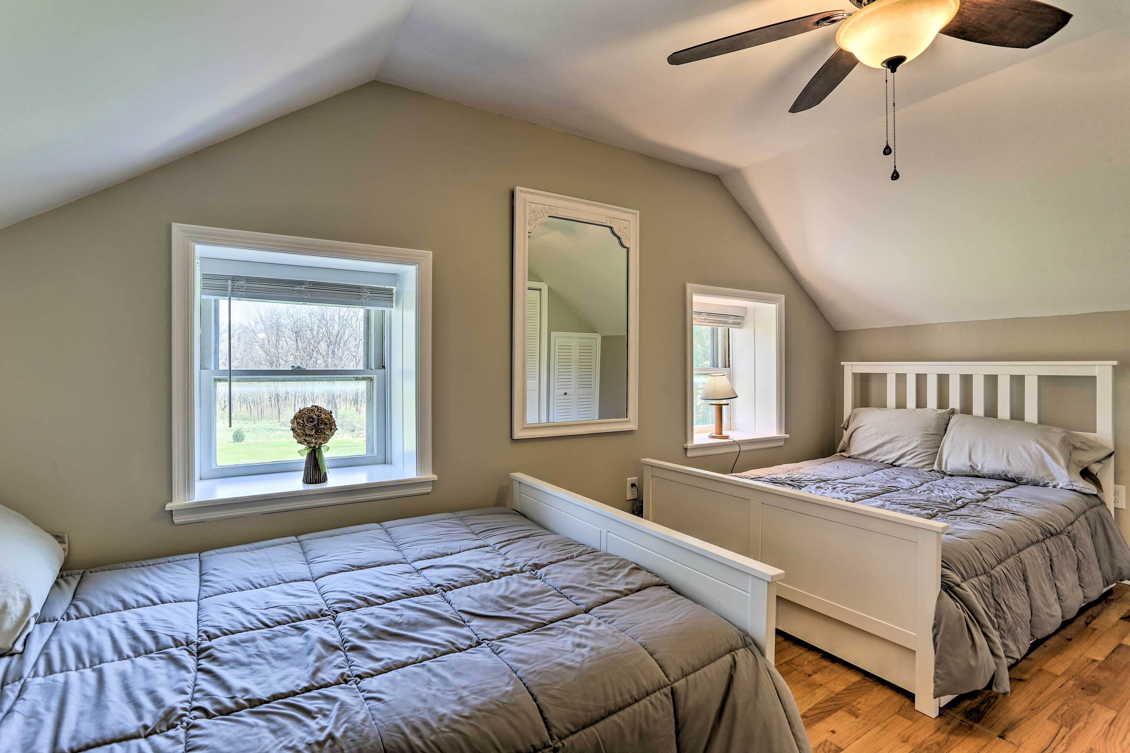 2 bedrooms, iron/ironing board, travel crib, internet