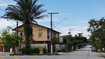 Fachada da propriedade