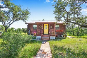 Exterior - The Pineapple Ranchette | Charming Romantic Cabin for 2 (Wimberley)