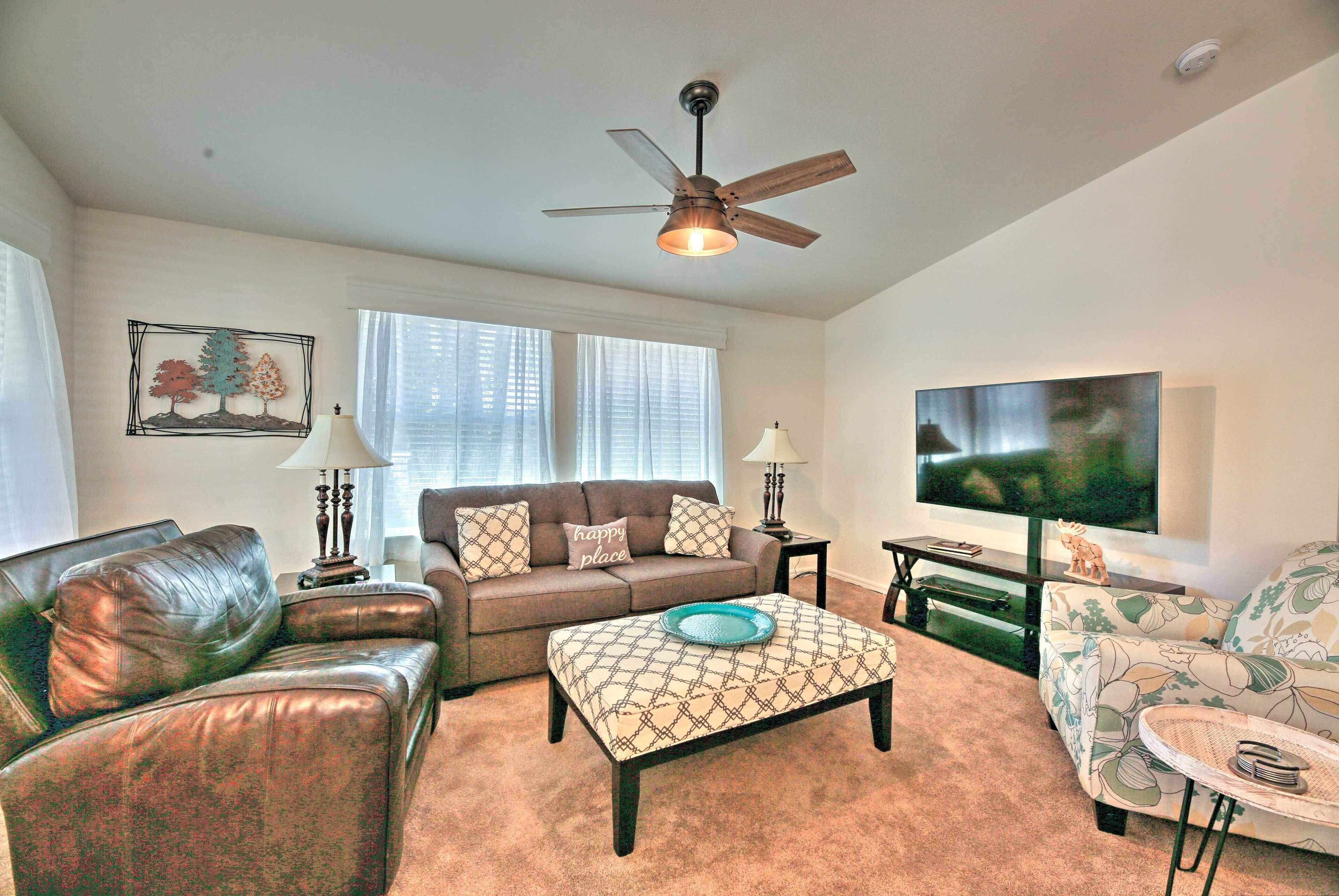 Show Low Abode w/ Fire Pit: Explore & Relax!