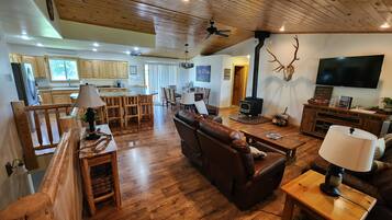 Smart TV, fireplace, DVD player, table football