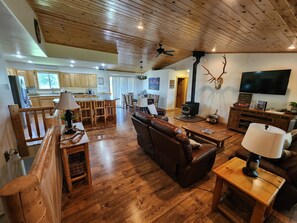Smart TV, fireplace, DVD player, table football