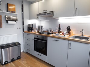 Refrigerador, horno, parrilla de estufa y lavavajillas 