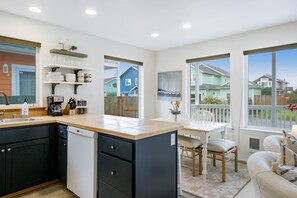 Interior - Family-Friendly, Two-Level Home w/Free WiFi, Gas Grill, Washer/Dryer, & Balcony (Pacific Beach)