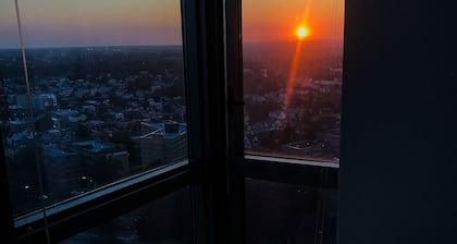 Luxury suite with FREE massage/ sunset/ NYC and LI shore view