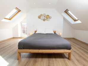 5 chambres, fer et planche à repasser, Wi-Fi