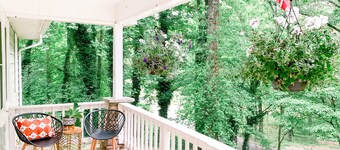 Hilltop Boho Bungalow close to Lake Blue Ridge and Downtown Blue Ridge