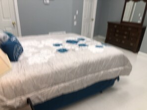 2 多间卧室、免费 WiFi、床单