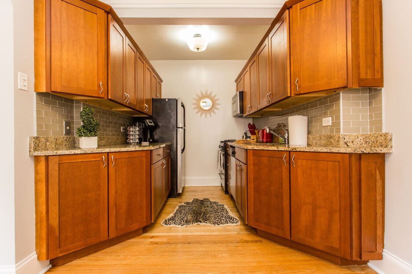  冰箱、微波炉、烤箱、炉灶