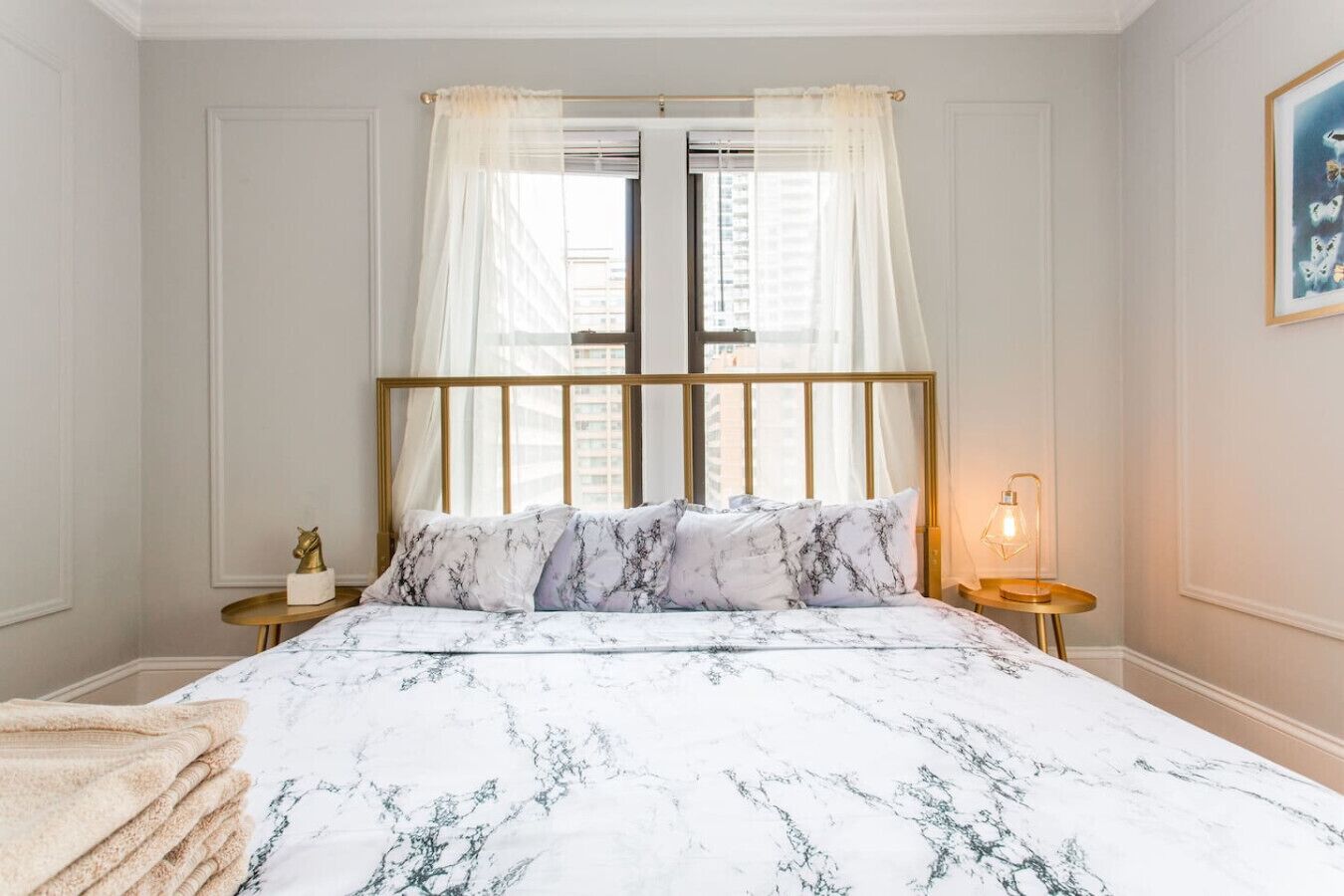 1 多间卧室、办公桌、熨斗/熨衣板、旅行婴儿床