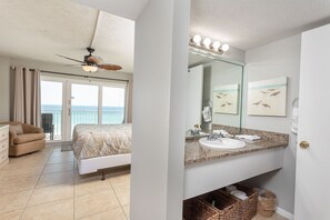 2 bedrooms, free WiFi, bed sheets - 2 Bedroom in Dunes Of Panama - 2 Bathrooms, open floor plan with Oceanfront views! (Panama City)