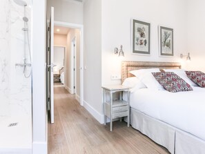 4 slaapkamers, een strijkplank/strijkijzer, wifi, beddengoed