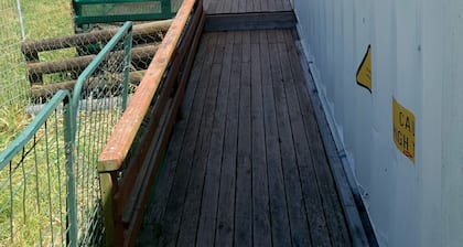 Studio unit self contained, peaceful setting, awesome views