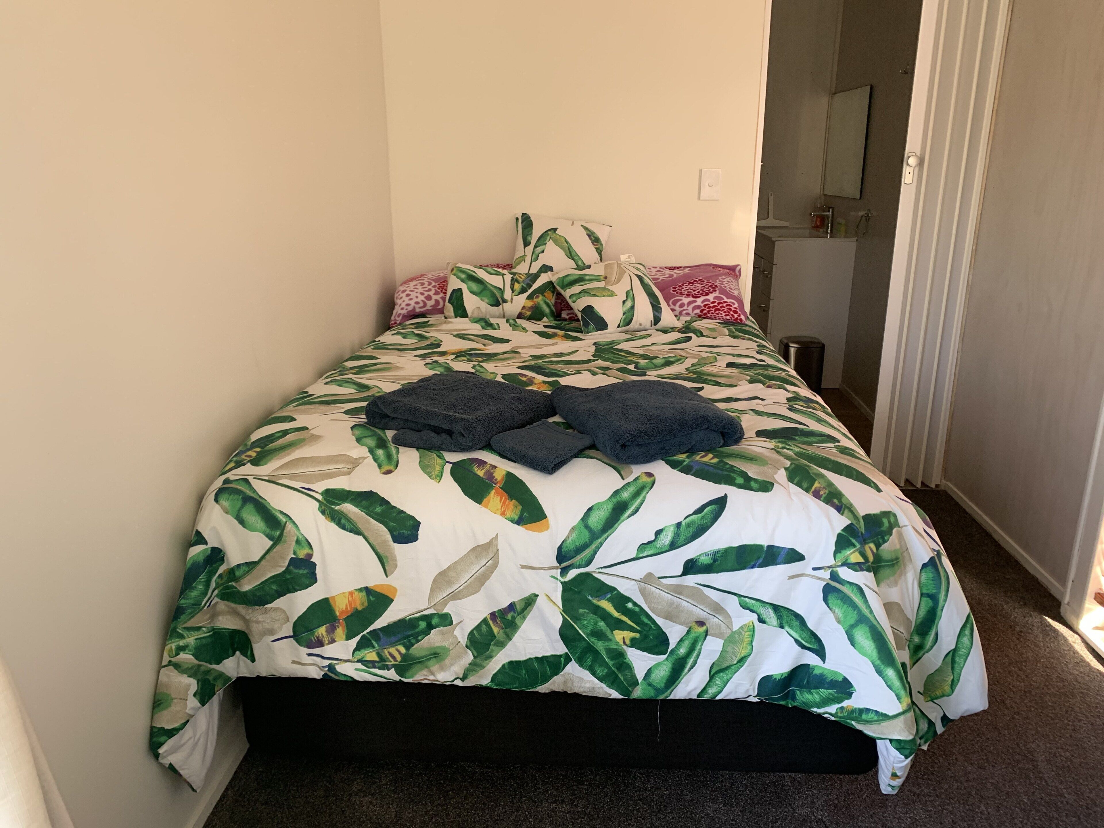 1 quarto, Wi-Fi de cortesia, roupa de cama