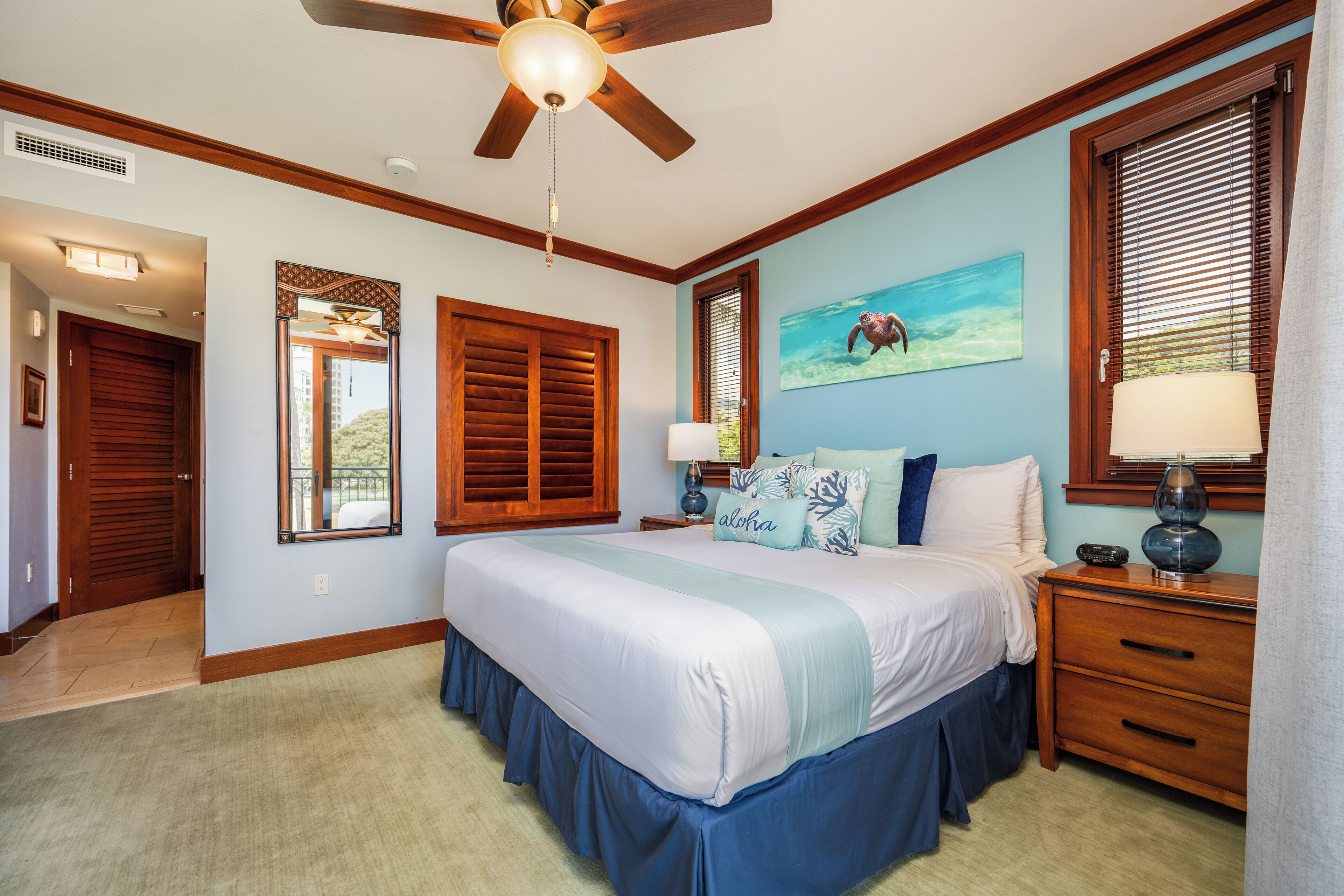 2 bedrooms, in-room safe, desk, iron/ironing board