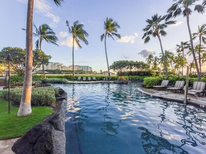 FALL SPECIAL ~ Family Friendly w/ Ocean Views in Tropical Paradise