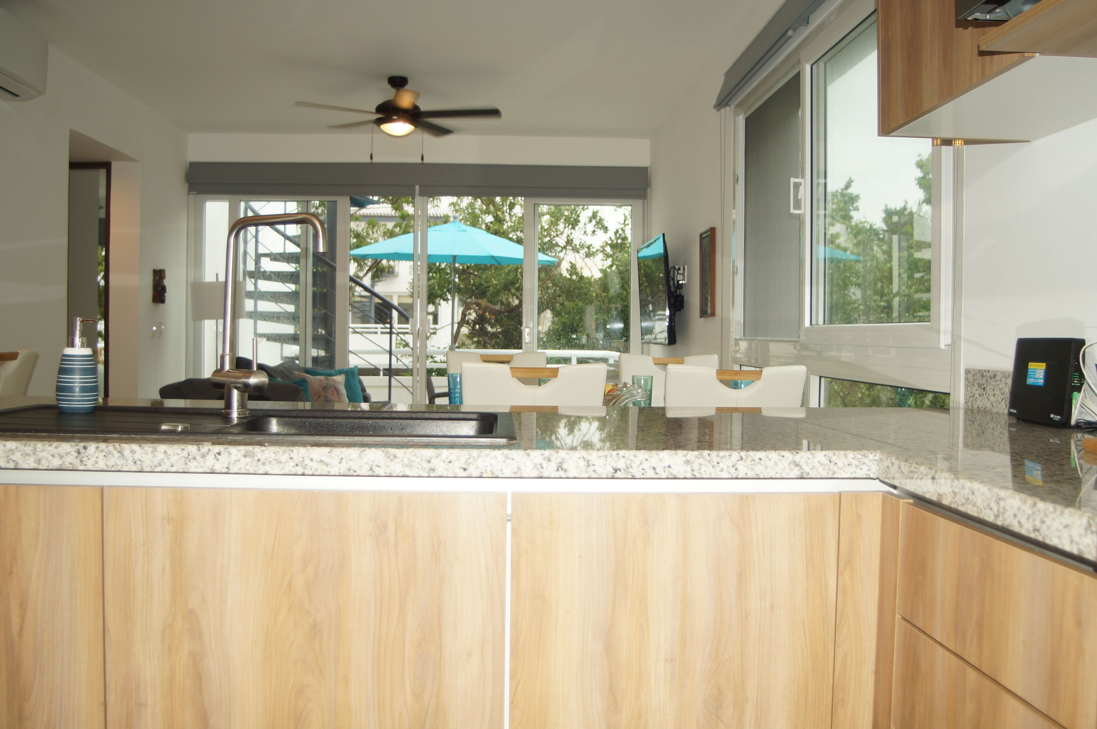 Private Jacuzzi , Pool and Beach, WI FI,  3 Patios in Mexico Rivera 