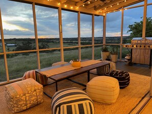 屋外ダイニングエリア