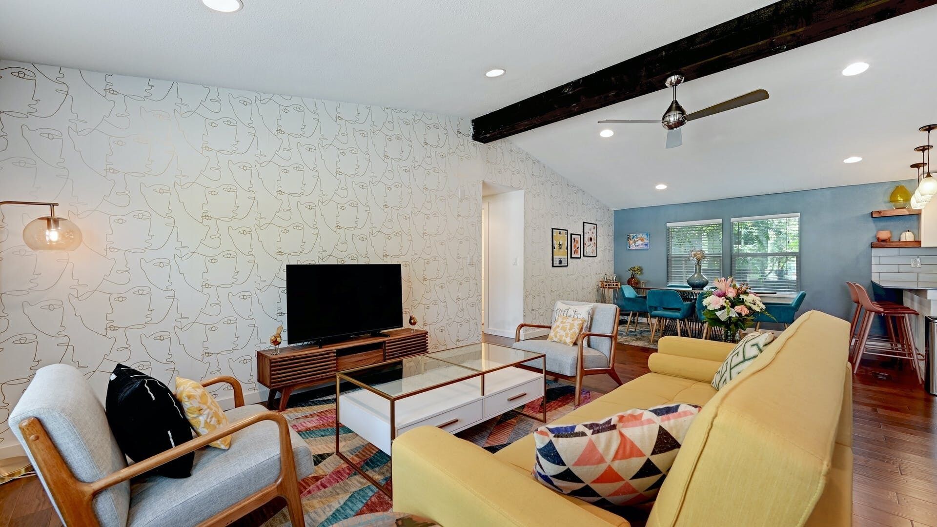 Hot Tub, Minutes to DT, LOW Winter + SXSW Rates